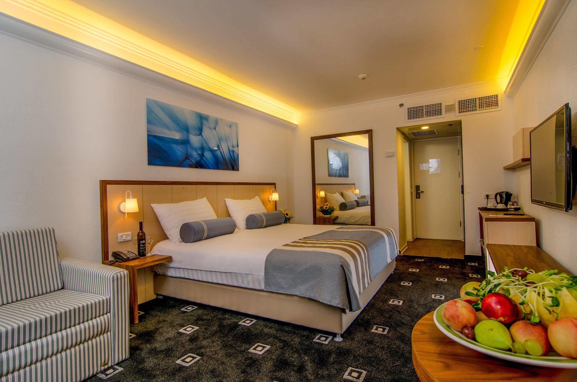 Club Hotel Tiberias - Suites Hotel Exteriér fotografie